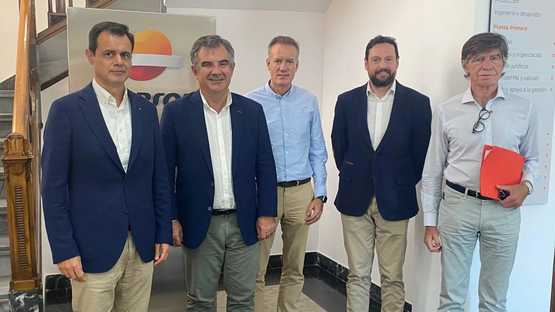 Visita del consejero de Medio Ambiente, Universidades, Investigación y Mar Menor, Juan María Vázquez, al complejo de Repsol en Cartagena (imagen de archivo).Carme Ripollés / Europa Press22/06/2025