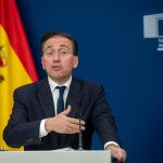 Albares llama a la "desescalada" y la "contención" a todas las partes implicadas en el conflicto de Oriente Medio