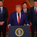 Irán.- Trump celebra que los ataques estadounidenses contra objetivos nucleares en Irán han causado "daños monumentales"