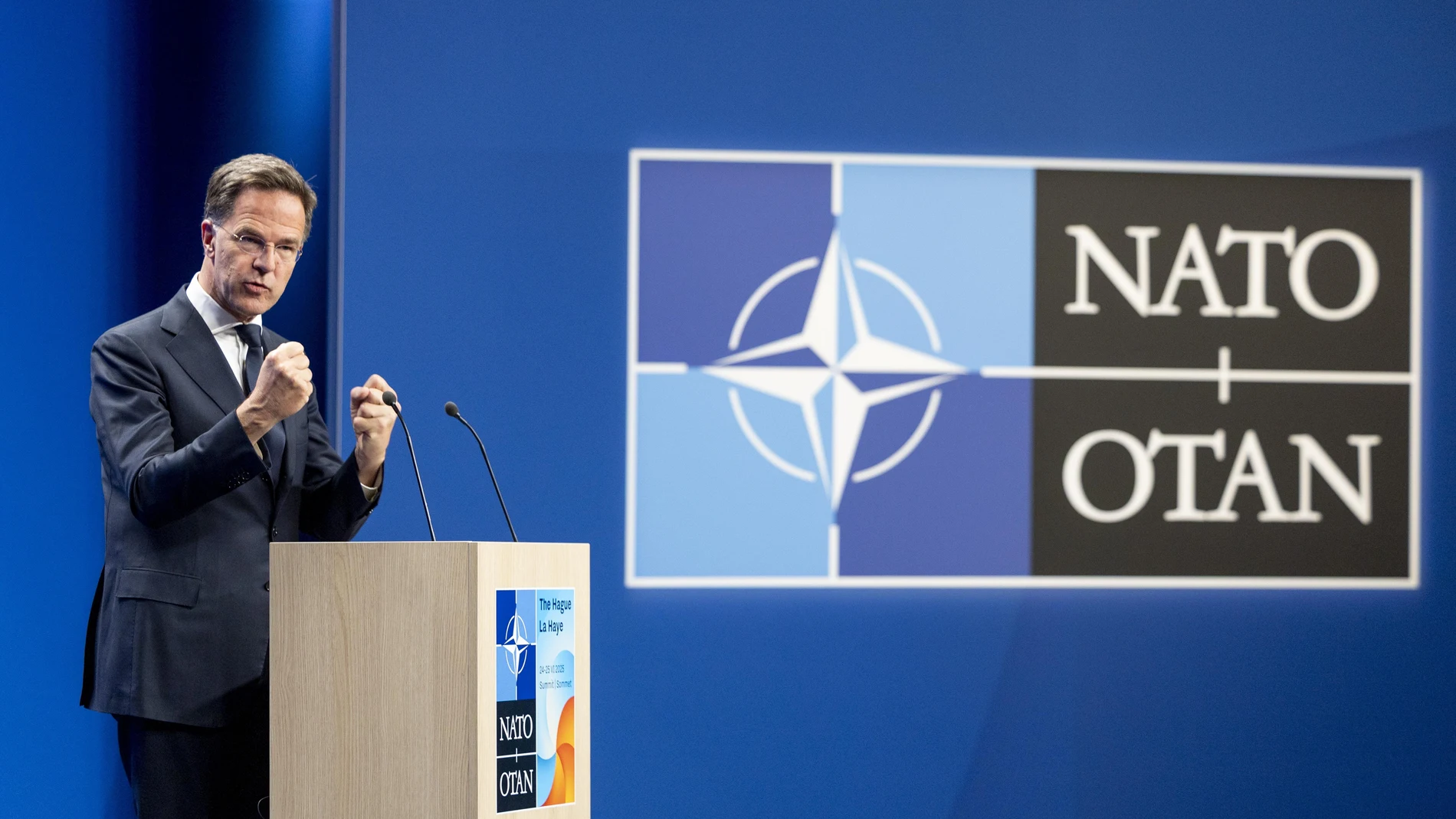 The Hague (Netherlands), 23/06/2025.- NATO Secretary General Mark Rutte speaks durin a press conference ahead of the NATO summit, in The Hague, the Netherlands, 23 June 2025. The Netherlands will host the NATO Summit at the World Forum in The Hague on 24 and 25 June, the first such summit to be held in the country. (Países Bajos; Holanda, La Haya) EFE/EPA/KOEN VAN WEEL