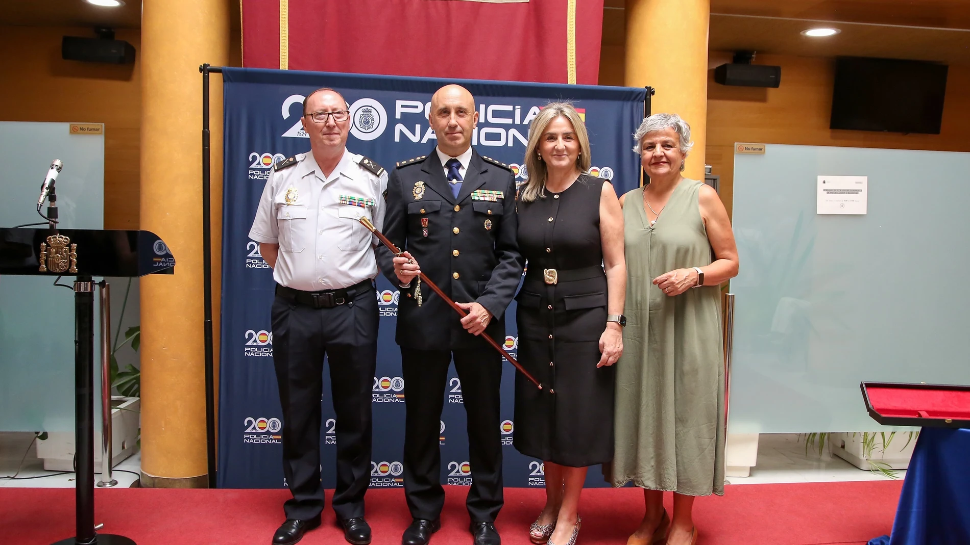 La delegada del Gobierno de España en Castilla-La Mancha, Milagros Tolón, preside la toma de posesión del comisario Francisco Sánchez Lozano, quien asume la Jefatura de la Comisaría Provincial de la Policía Nacional en Cuenca.