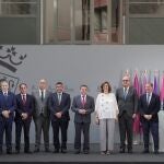 El consejero de la Presidencia, Luis Miguel González Gago, junto a los presidentes de las diputaciones
