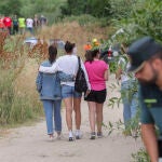 Efectivos de la Guardia Civil buscando el cuerpo del adolescente 