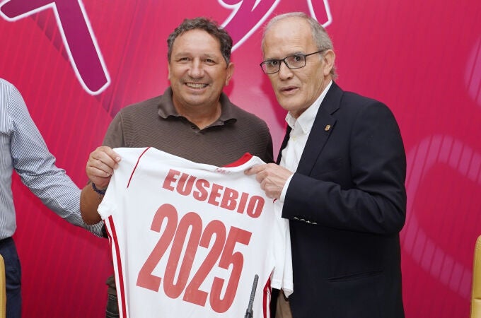 Eusebio vuelve a los banquillos: "Tengo mucho fútbol dentro y voy a demostrarlo"