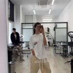 Violeta Mangriñán con pantalones pijameros.