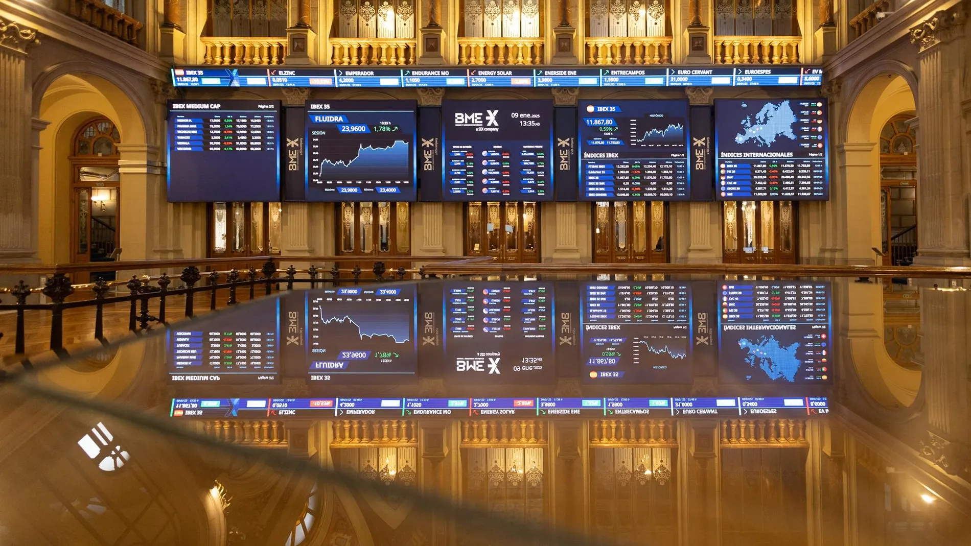 Economía/Bolsa.- El Ibex 35 cae un 0,08% y mantiene los 13.800 enteros tras el ataque de EEUU a Irán