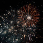 Fuegos artificiales durante la noche de Sant Joan