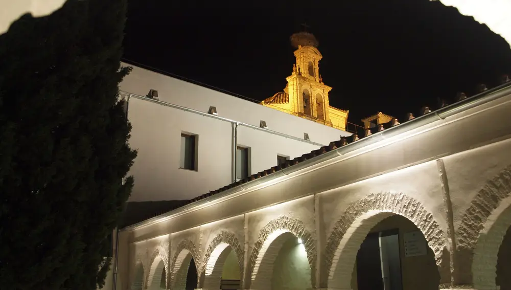 Claustro del Hotel Aracena por la noche