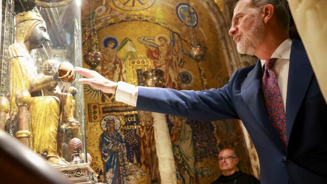 Los reyes visitan la abadía de Montserrat