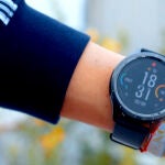 Este reloj inteligente tiene una pantalla AMOLED de 1,43 pulgadas