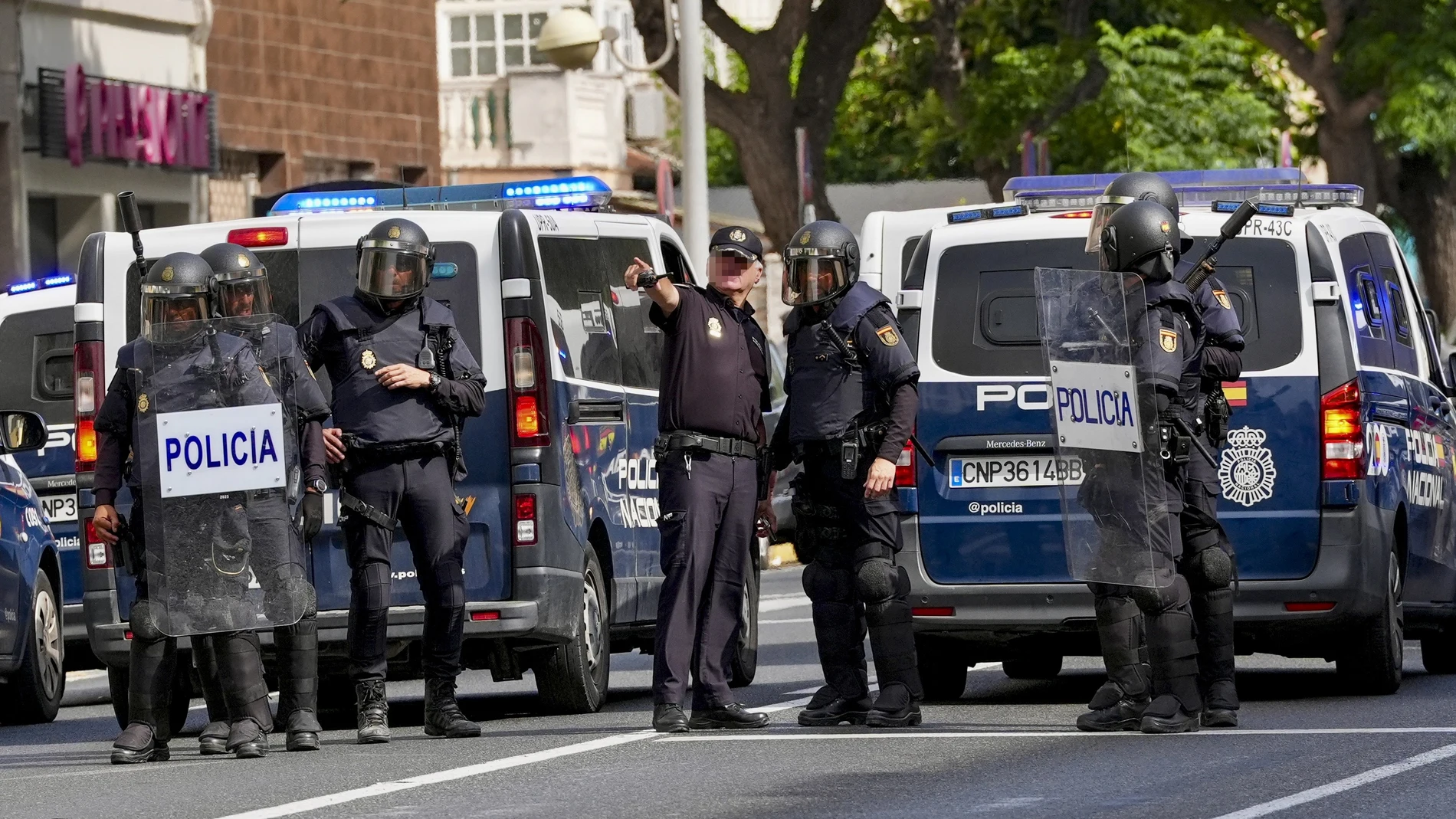 Agentes de la Policía Nacional en Cádiz