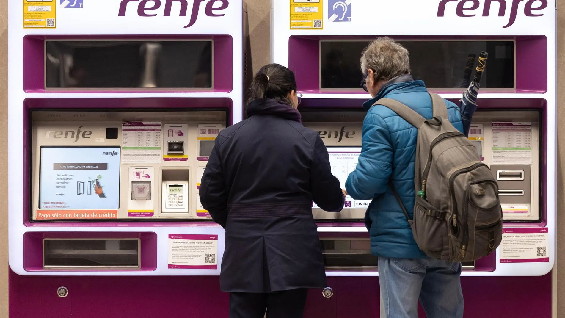 Economía.-(AMP) Renfe lanza hoy nuevos abonos mensuales de 20 euros en Cercanías y descuentos del 70% en Media Distancia