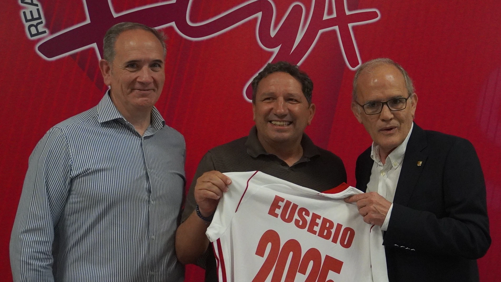 Eusebio Sacristán es presentado como seleccionador UEFA de Castilla y León, junto a Juan Carlos Maté y Carlos Merino
