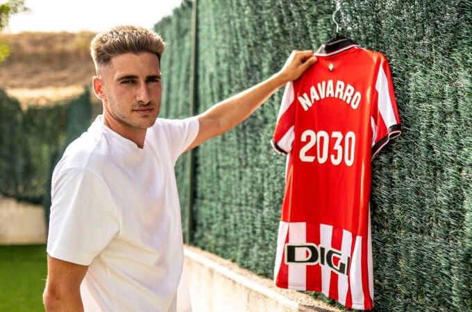 El Athletic club ficha a Robert Navarro