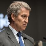 Feijóo dice que Sánchez no debería volver de La Haya como presidente tras el "desmentido" de Rutte con el gasto militar
