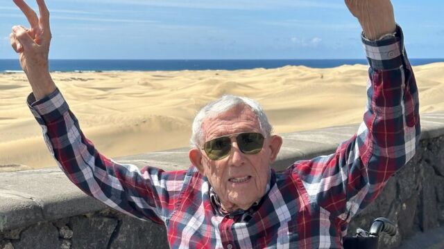 A sus 100 años, Juan cumple su sueño de conocer Canarias: "Todo en las Islas me gusta mucho"