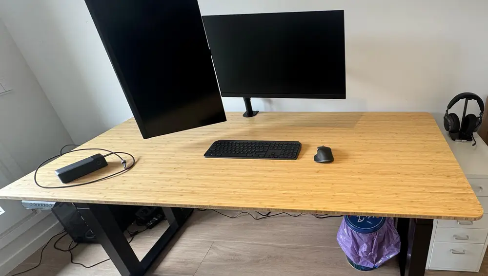El escritorio elevable Flexispot E7 Plus que llevo usando semanas: así es realmente trabajar con él