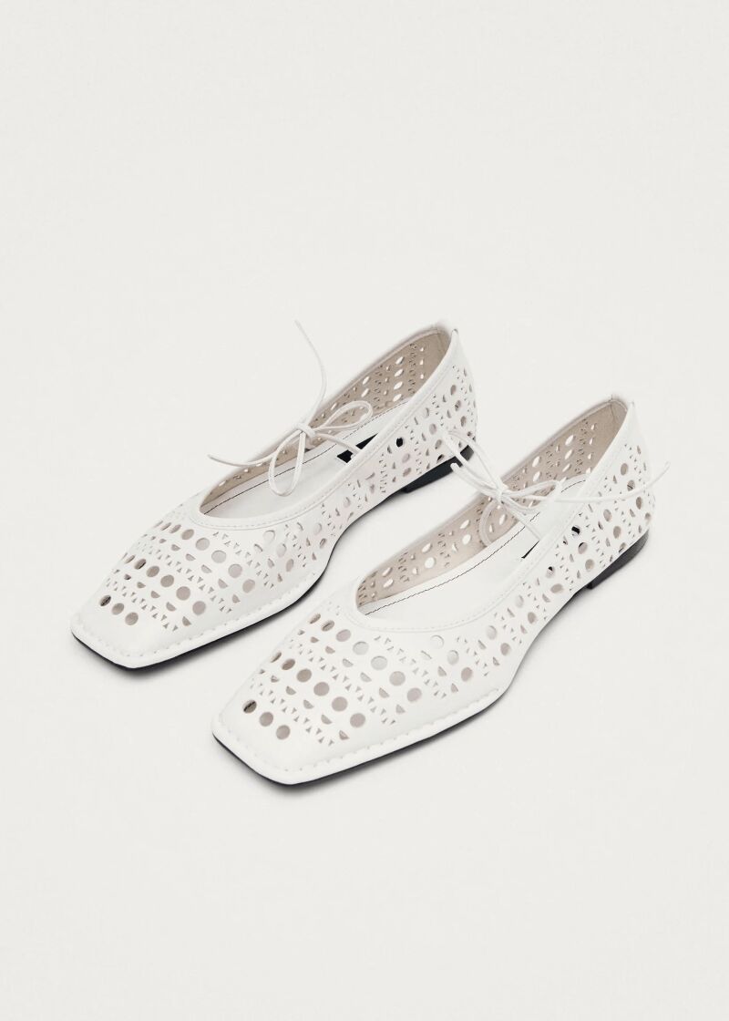 Bailarinas de cuero blanco sway slit.