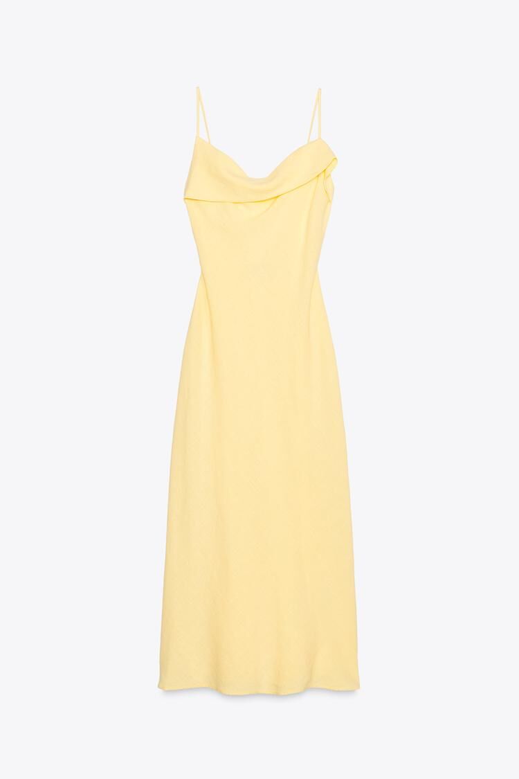 Vestido amarillo.