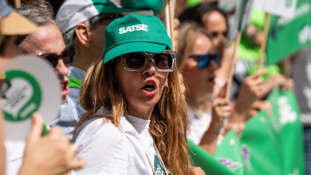 Enfermeras y Fisioterapeutas se concentran este jueves para pedir al Gobierno que acabe con el recorte de pagas extra
