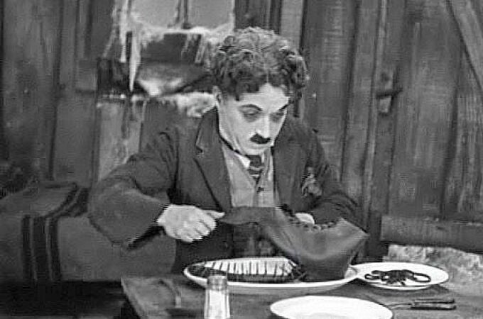 Fotograma de Charles Chaplin en 'La quimera de oro'