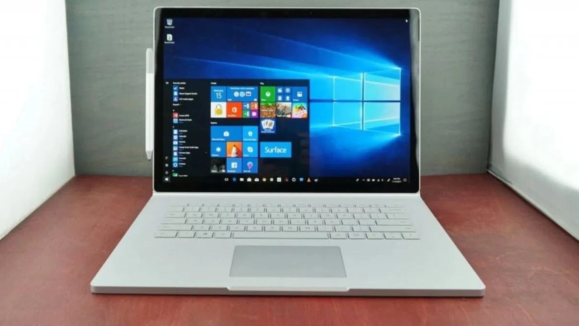 Un ordenador portátil con Windows 10