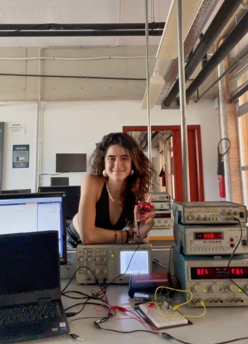 Damma es una apasionada de las telecomunicaciones