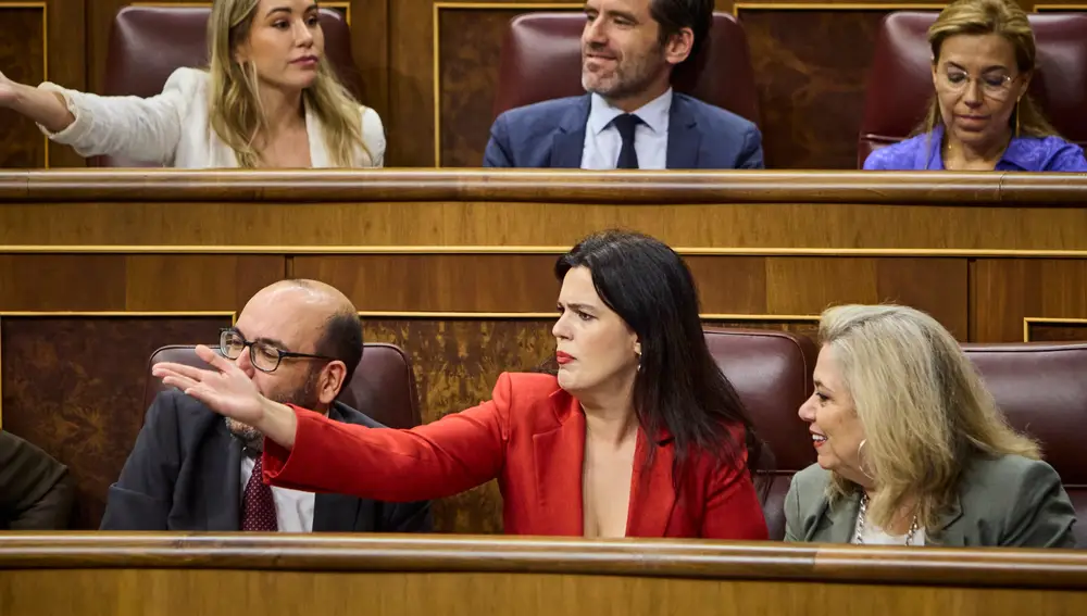 Sesión de control al Gobierno en el Congreso de los Diputados. Comparecen María Jesús Montero, Yolanda Díaz, F