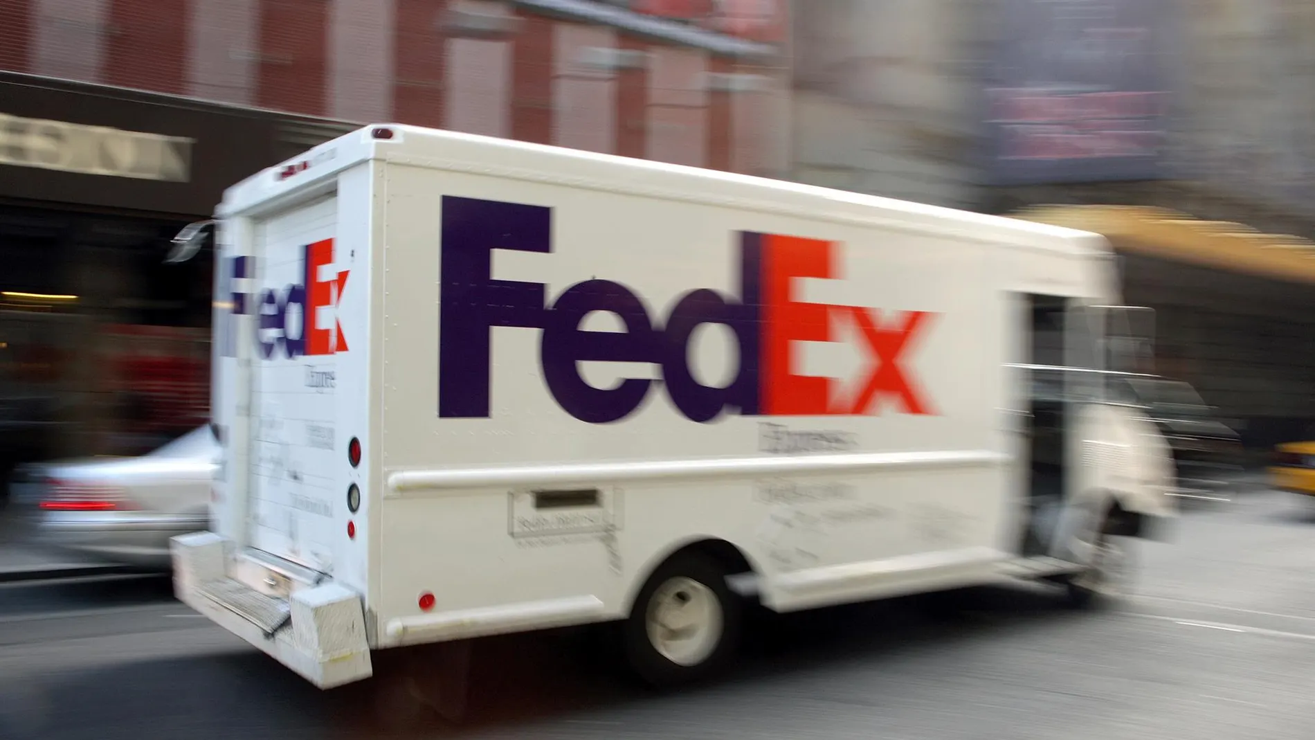 EEUU.- FedEx gana un 6% menos en su último ejercicio fiscal