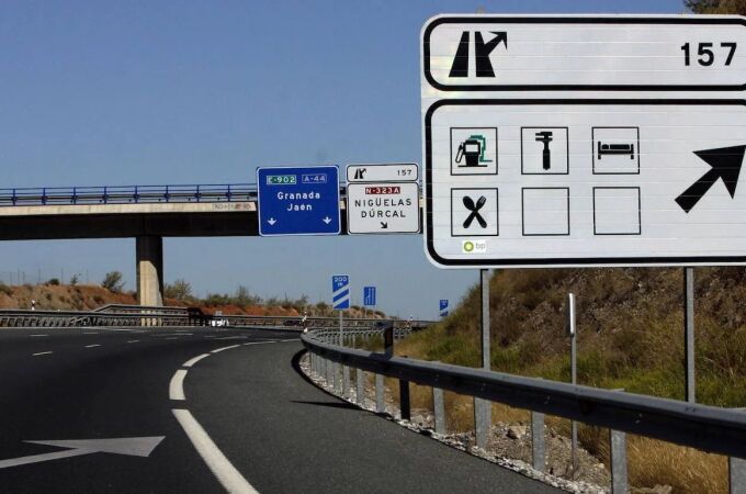 Cómo saber si la gasolinera está junto a la carretera o tomando un desvío
