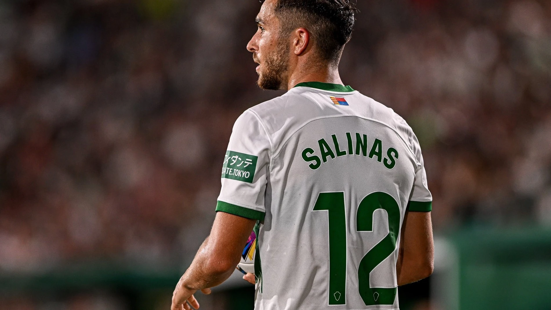 El jugador José Salinas en un partido con el Elche CF REMITIDA / HANDOUT por ELCHE CF Fotografía remitida a medios de comunicación exclusivamente para ilustrar la noticia a la que hace referencia la imagen, y citando la procedencia de la imagen en la firma 25/06/2025
