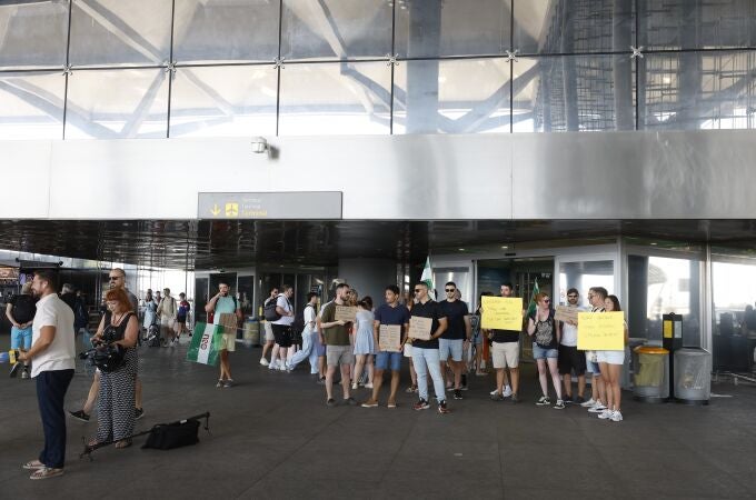 Protesta de trabajadores de Easyjet en Málaga