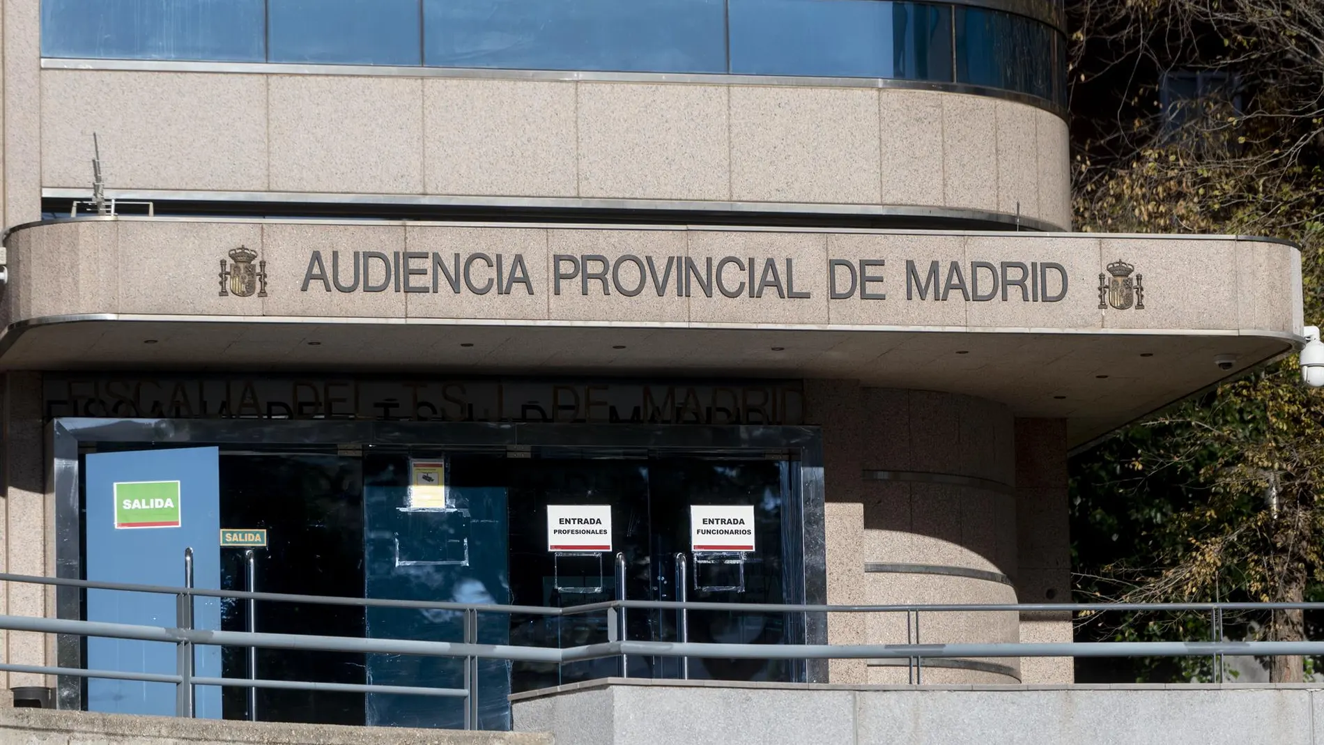 MADRID.-Piden 20 años de cárcel para una acusada de asfixiar y quemar a un hombre en un centro de estética de Torrejón