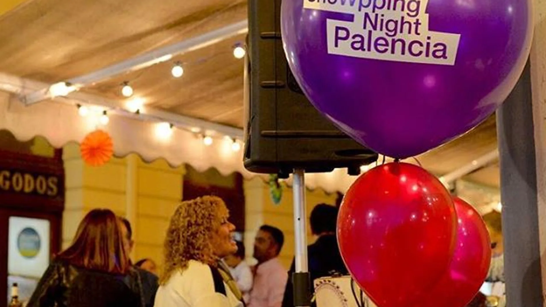 Palencia celebra hoy la 'Showpping Night' con 80 comercios adheridos