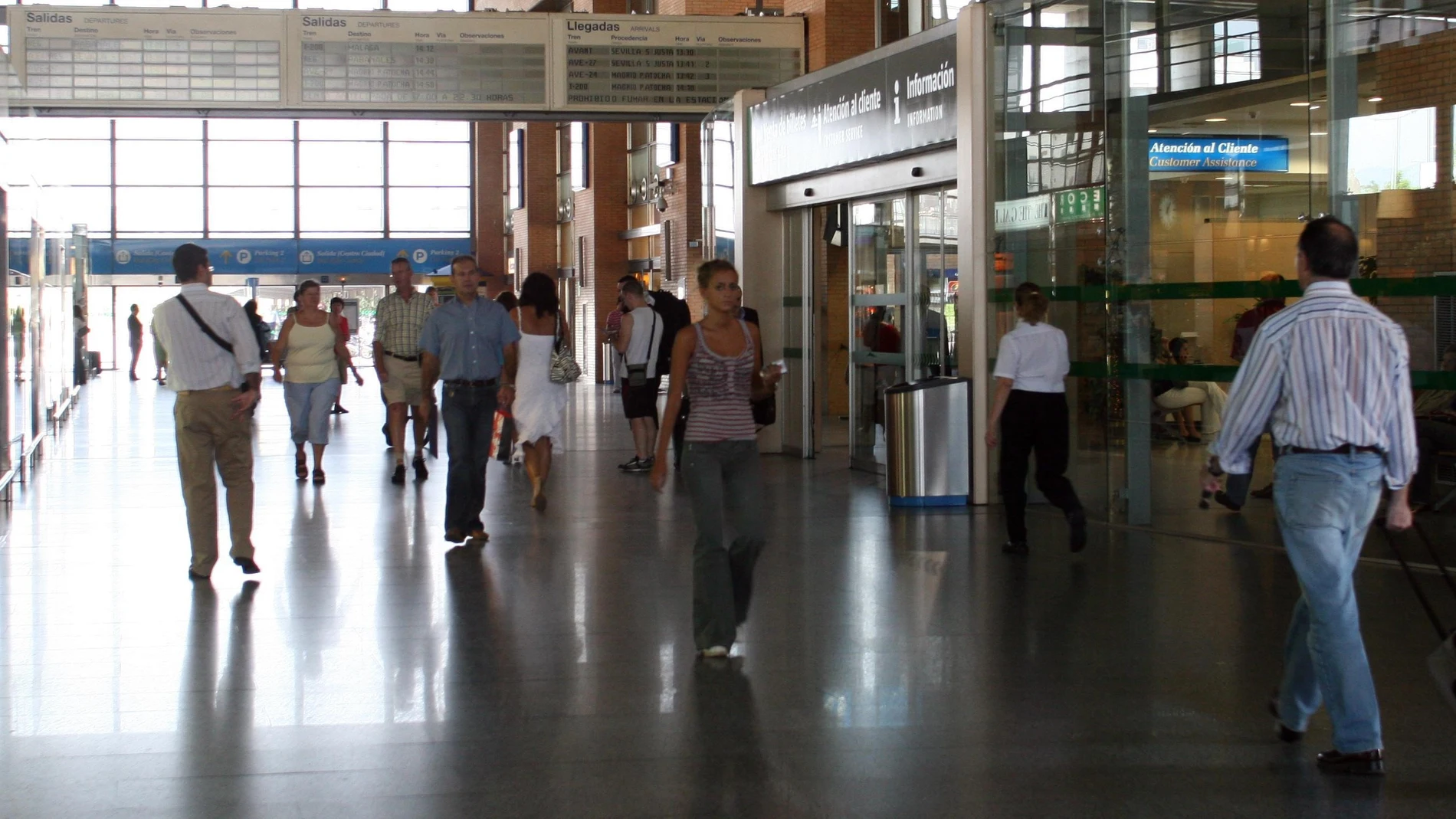 Pasajeros en la estación de tren de Córdoba