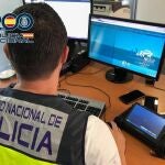 Un exmilitar y un profesor de secundaria, entre los 61 detenidos por la Policía por pornografía infantil