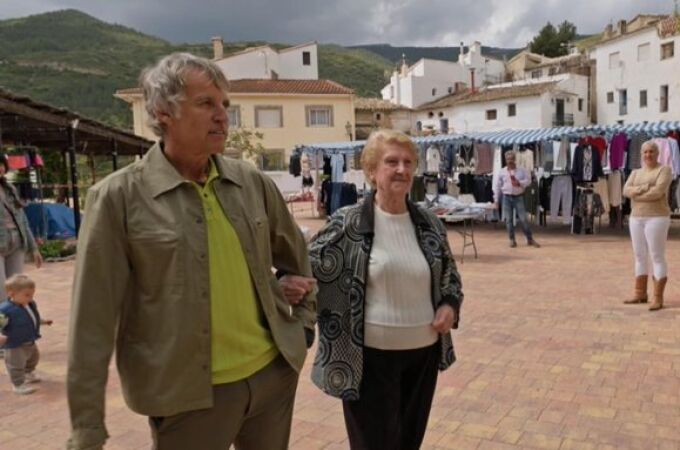 Jesús Calleja ayuda a reconstruir un pueblo valenciano afectado por la DANA en 'Volando Voy': "Hay futuro"