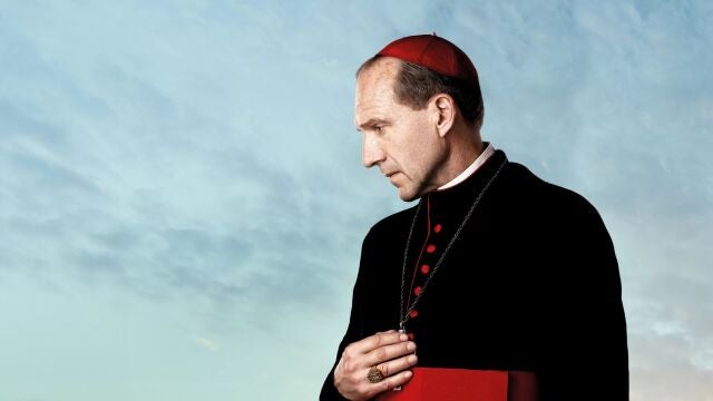 Ralph Fiennes nos regala una de sus mejores interpretaciones