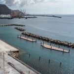 Un menor de 17 años, en estado crítico tras ser rescatado del mar en Tenerife