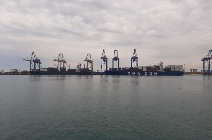 MURCIA.-Sucesos.- La Armada neutraliza un proyectil de artillería de la Guerra Civil hallado en el Puerto de València
