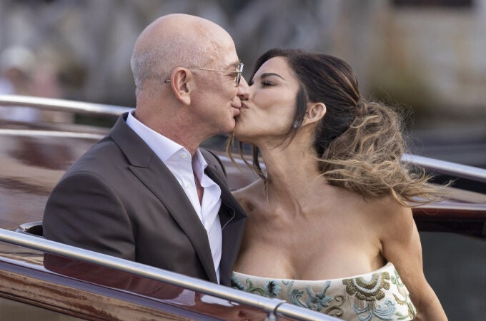 Jeff Bezos y Lauren Sánchez en su boda