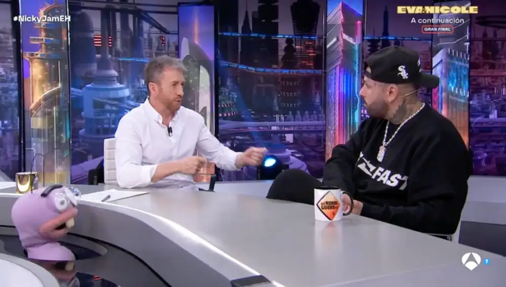 Captura de Nicky Jam con Pablo Motos en 'El Hormiguero'