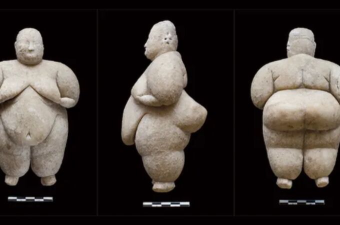 Estatuillas desenterradas en la antigua ciudad de Çatalhöyük. 