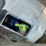 MURCIA.-Sucesos.- Un camión cargado de melones vuelca en un terraplén en Jumilla y su conductor resulta herido