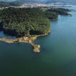 Rescatados cuatro jóvenes tras quedar varados con su embarcación en Noia (A Coruña)