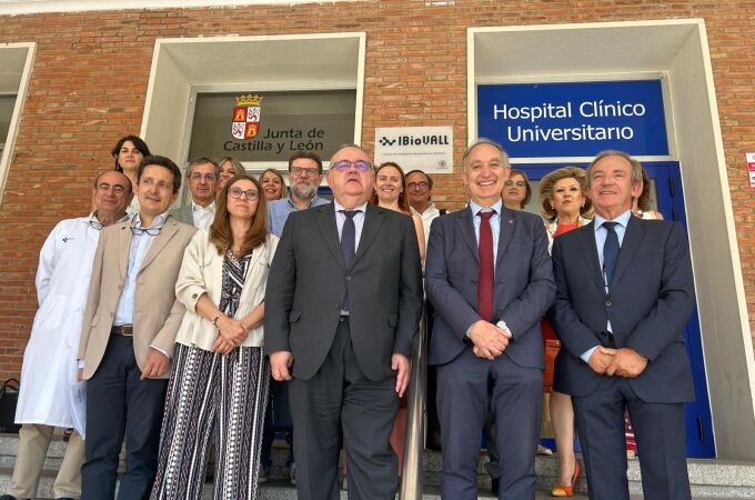 Alejandro Vázquez y Antonio Largo, entre otros, en el centro de investigación en Valladolid