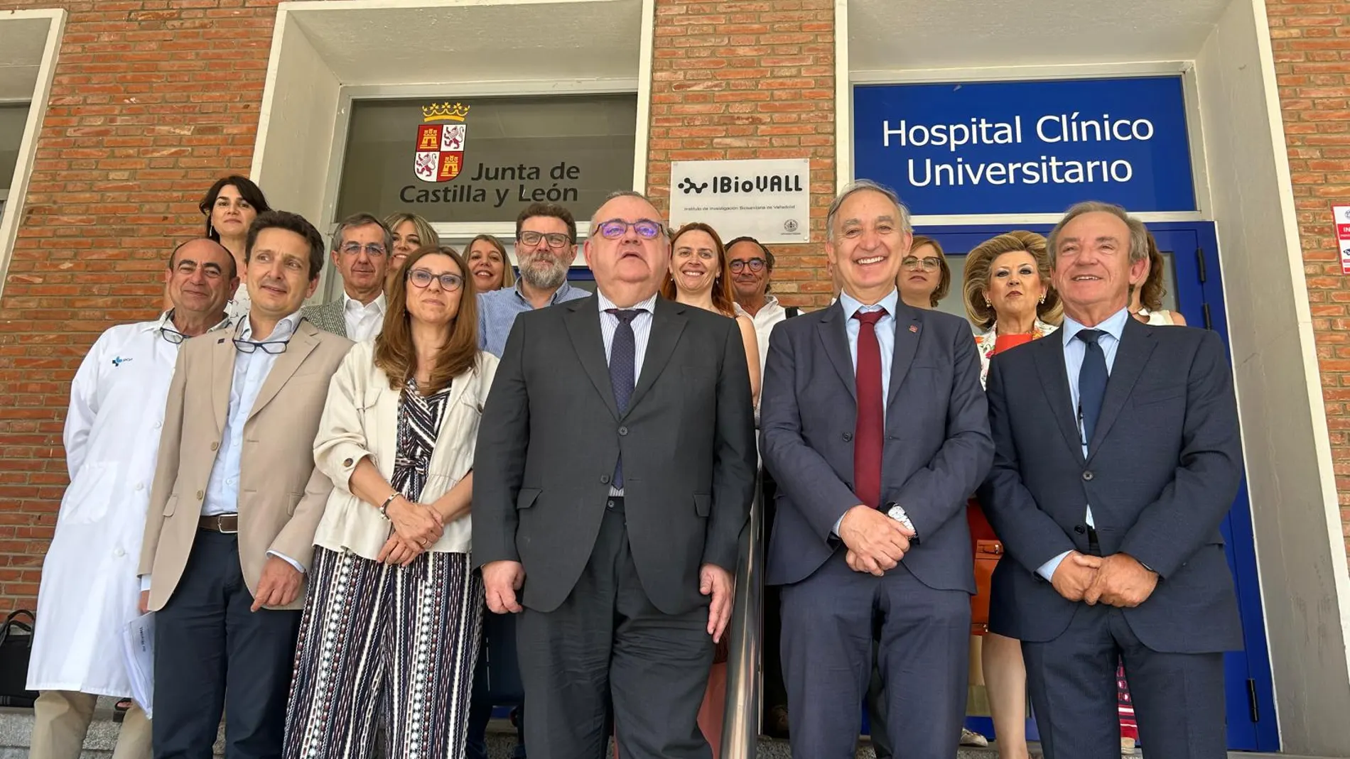 Alejandro Vázquez y Antonio Largo, entre otros, en el centro de investigación en Valladolid