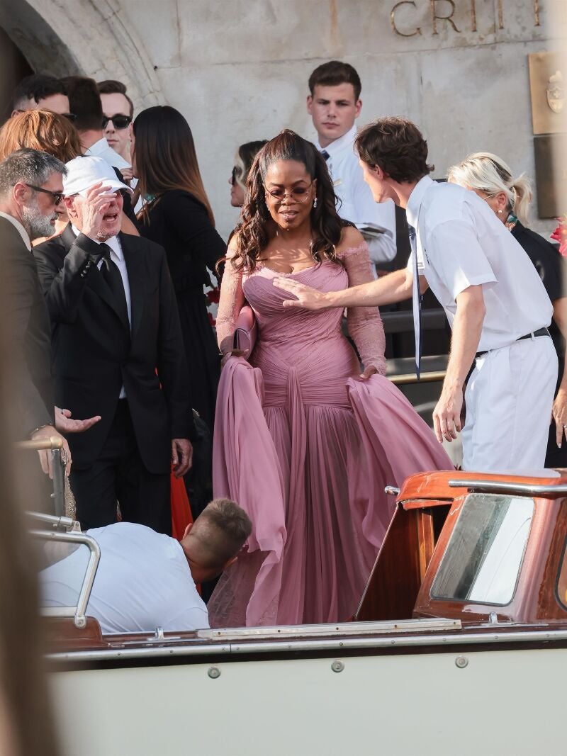 Oprah Winfrey en la boda de Lauren Sánchez y Jeff Bezos en Venecia. 