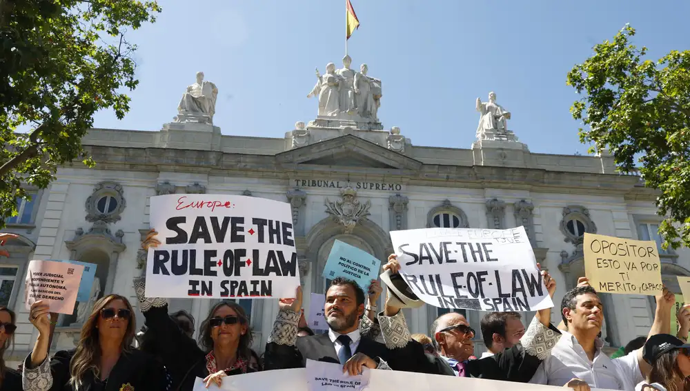 Centenares de jueces protestan en Madrid contra la reforma judicial: "Que la política saque sus manos de la judicatura"