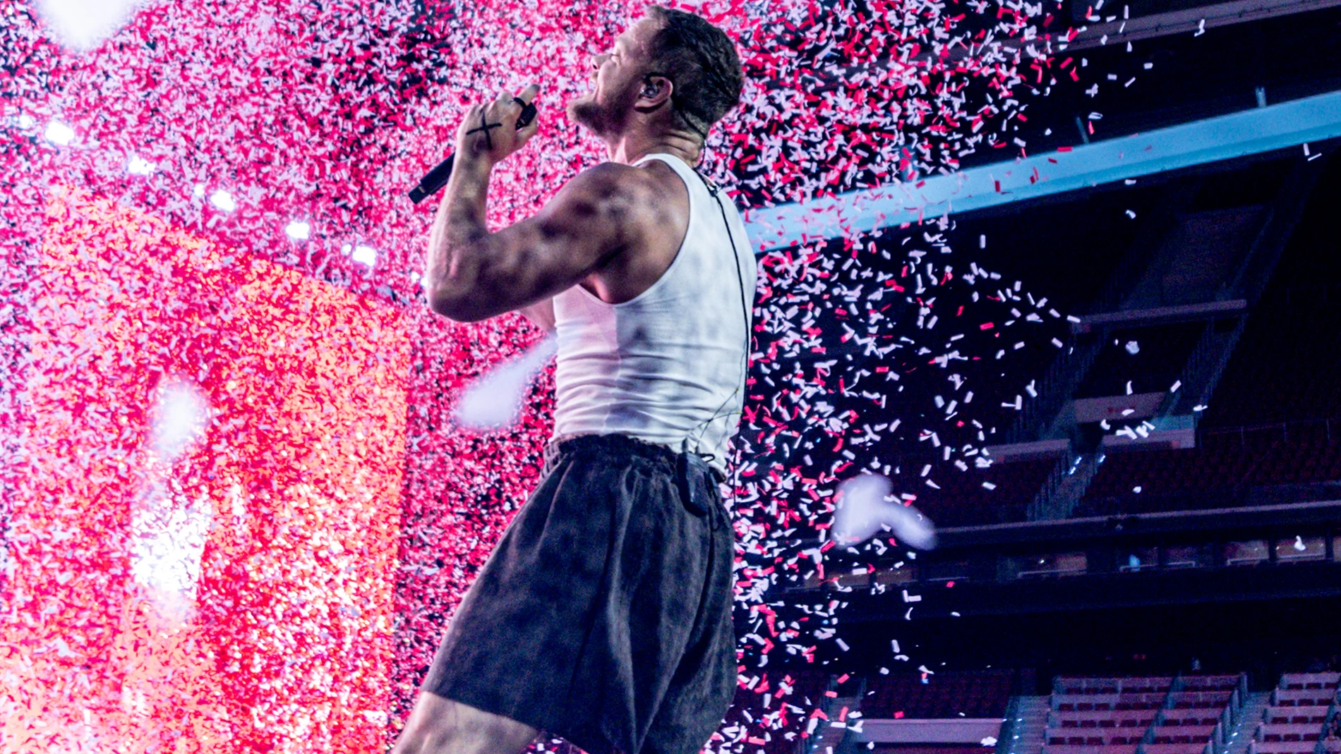 La banda Imagine Dragons durante un concierto en el Riyadh Air Metropolitano, a 28 de junio de 2025, en Madrid (España). La banda, originaria de Las Vegas y liderada por Dan Reynolds, actúa en el Metropolitano como parte de su primera gira de estadios, el LOOM World Tour. El grupo, formado en 2008, ha cosechado éxitos globales con temas como ‘Radioactive’ y ‘Demons’, y ha sido galardonado con premios Grammy, American Music Awards y Billboard Music Awards. Su nuevo álbum, ‘LOOM’ (2024), marca ...
